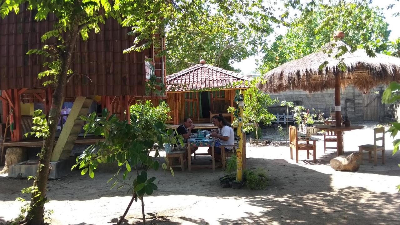 Harry'S Ocean House Watukarung Homestay Kalak Zewnętrze zdjęcie