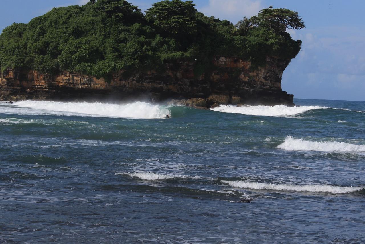 Harry'S Ocean House Watukarung Homestay Kalak Zewnętrze zdjęcie