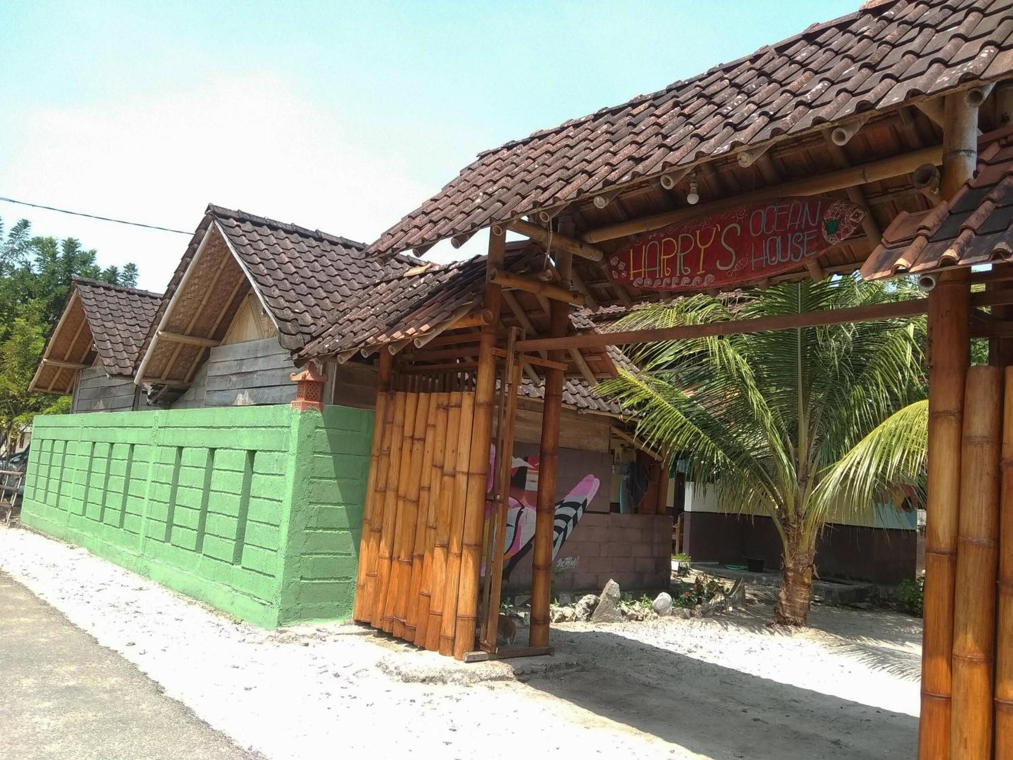 Harry'S Ocean House Watukarung Homestay Kalak Zewnętrze zdjęcie