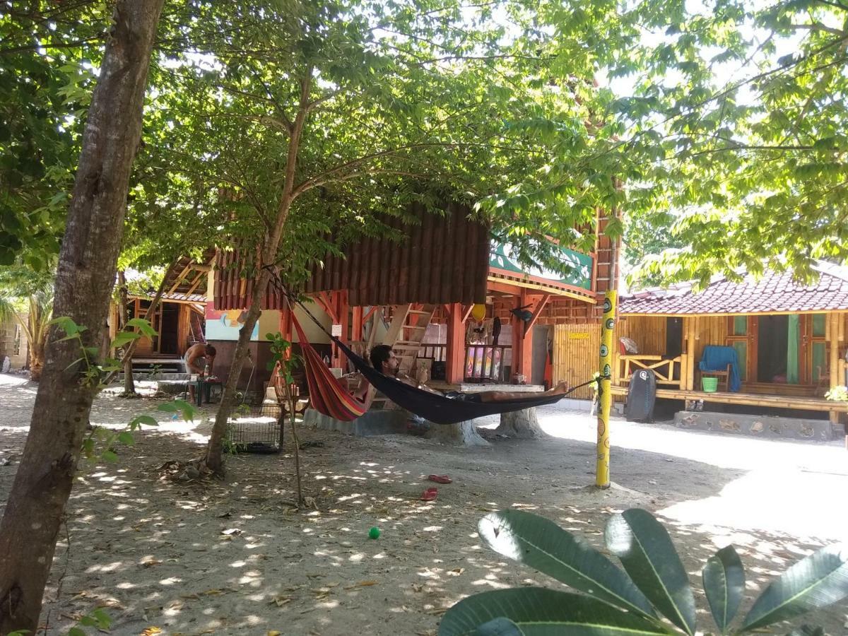 Harry'S Ocean House Watukarung Homestay Kalak Zewnętrze zdjęcie